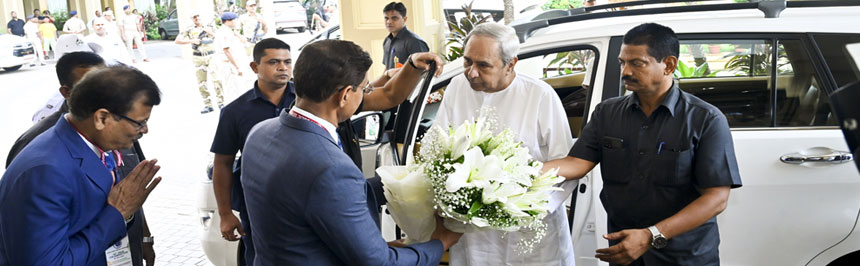 Hon&#39;ble Chief Minister, Odisha greeted by Hon&#39;ble Chairman, OPSC to 75th Foundation Year Celebration of OPSC