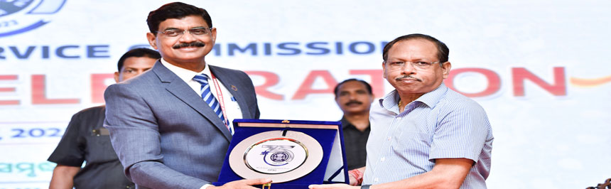 Memento presented to Chief Secretary, Odisha in 75th Foundation Year Celebration of OPSC