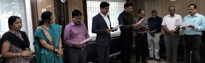 Oath Administered by Hon&#39;ble Chairman to Officers &amp; Staff on National Voter&#39;s Day 25.01.2023