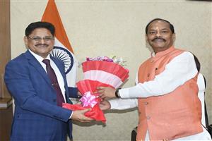 Shri Arun Kumar Sarangi, Hon'ble Chairman, OPSC called on Hon'ble Governor of Odisha dt. 04.11.2024