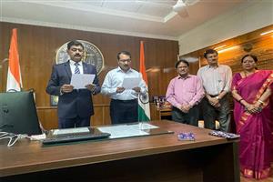 Sh Shyamabhakta Mishra, being administered oath of office on his joining as Hon’ble Member, OPSC